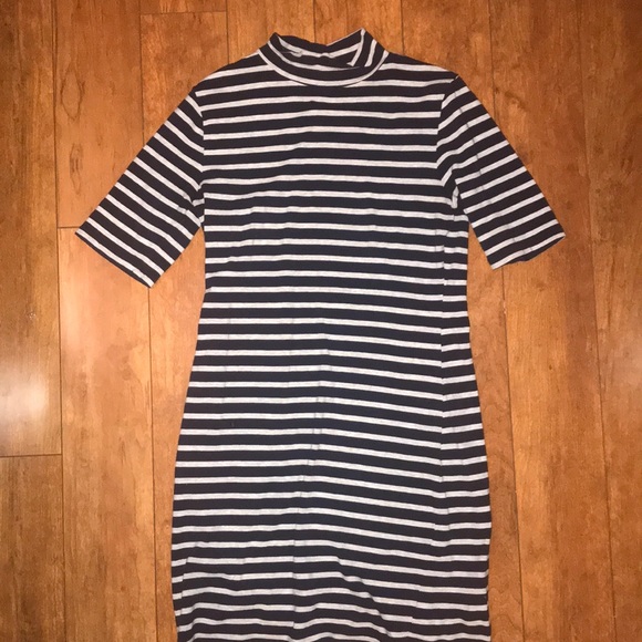 ⚡️Sale⚡️Blue and Gray Gap Mock Neck Dress - Picture 2 of 3